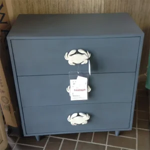 Beachy blud set of drawers with crab pulls